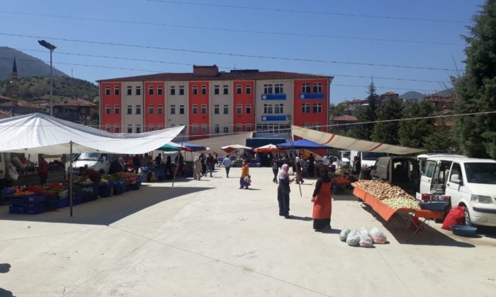 Cumayanı köyünde hareketliliği azaltmak için pazar kuruldu