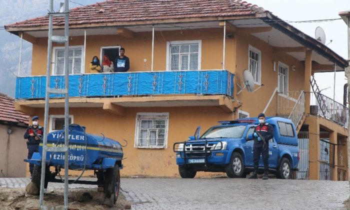 Karabük’ün en büyük köyü Cumayanı’nda 2 mahallede 16 hane karantina altına alındı
