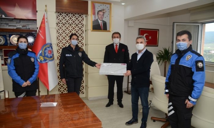 Validen kamu görevlilerine tatlı ve mektuplu teşekkür