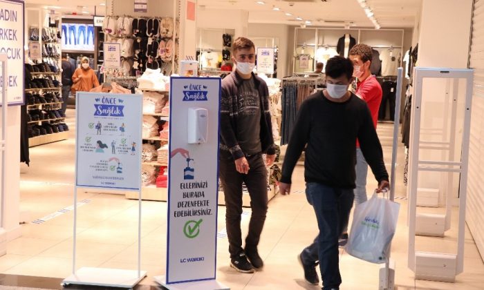 Alışveriş merkezlerinde insan hareketliliği arttı