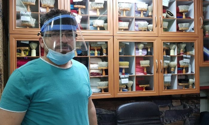 (Özel Haber) Berberlerde kişisel malzemeli müşteri artışı bekleniyor