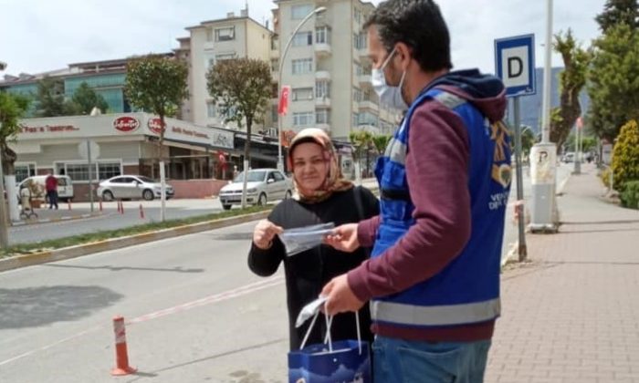 Safranbolu’da vatandaşlara maske dağıtıldı