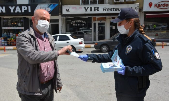 Yenice Emniyet Trafik Haftası’nda broşür dağıttı