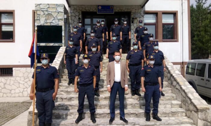 KAYMAKAM ÜRKMEZER’DEN JANDARMA PERSONELİNE BAŞARI BELGESİ