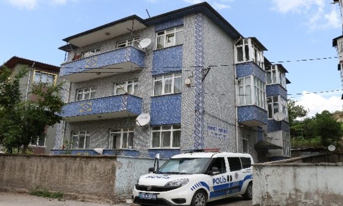 Korona virüs görülen apartman karantinaya alındı