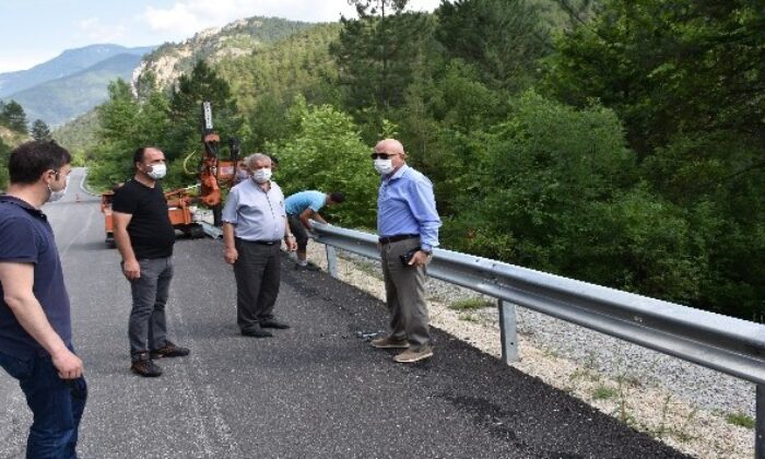 Kayak Merkezi yoluna “oto korkuluk” yapımı başlatıldı