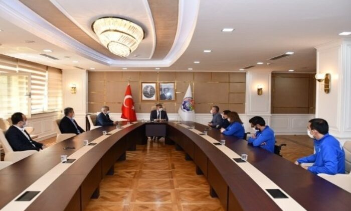 Tekerlekli Sandalye Basketbol takımından Vali Gürel’e ziyaret
