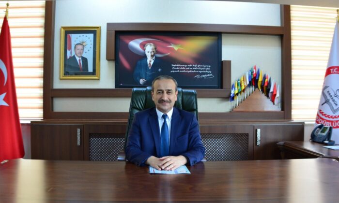 Müdür Vekili Nevzat Akbaş’tan Öğrencilere Mesaj Var