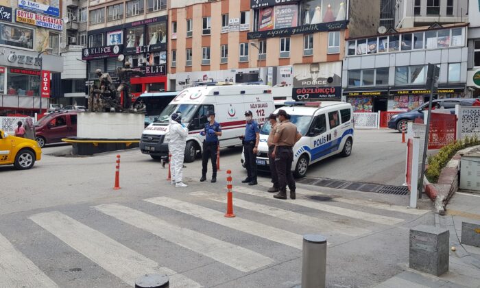 Minibüsteki ’korona virüs’ ihbarı, polis ve sağlık ekiplerini harekete geçirdi
