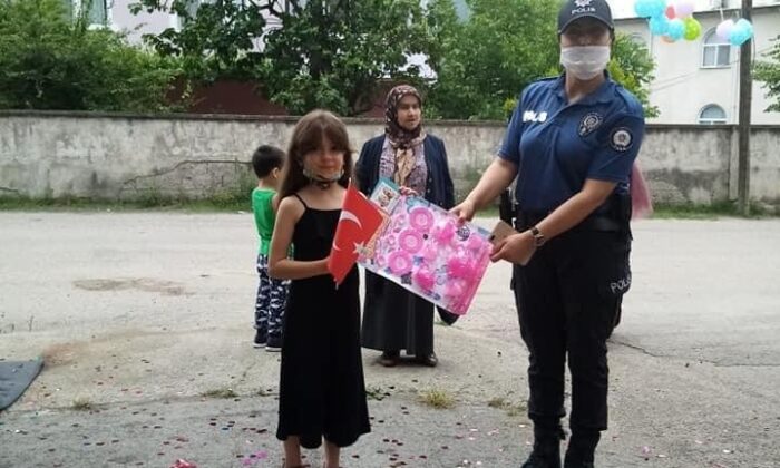 Karabüklü gurbetçiler çocukları sevindirdi