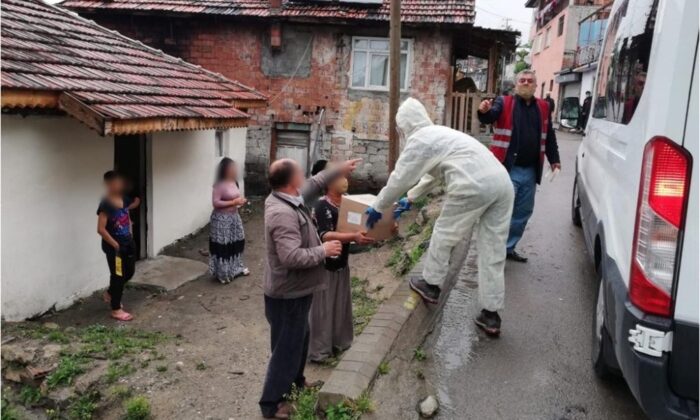 Karantinaya alınanlara gıda yardımı yapıldı