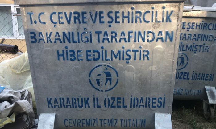 Bakanlıktan Hibe Edilen Çöp Konteynerini Parayla Satmışlar