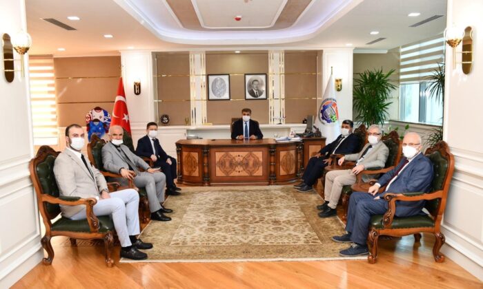 Sağlık Müdürlüğünün Yeni Kadrosu Vali Gürel’i Ziyaret Etti